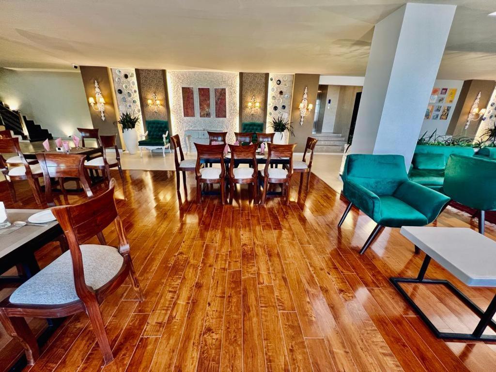 Shelton Suites Bhurban Bagian luar foto